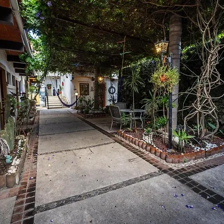 Las Mariposas Hotel & Studios-2
