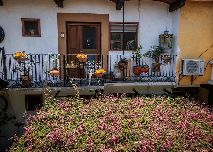 Las Mariposas Hotel & Studios