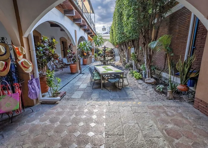 Las Mariposas Hotel & Studios